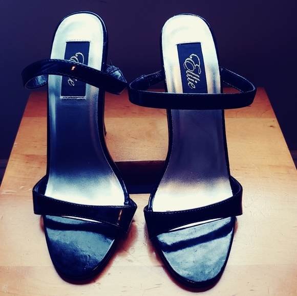 Strappy heels - Picture 2 of 3